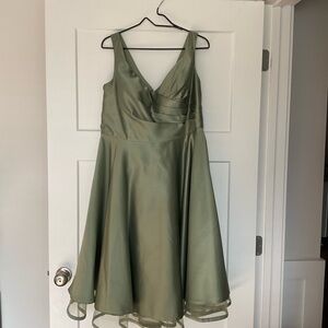 Chic Olive Green Midi Dress